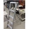 Image 1 : 4' Aluminum Step Ladder