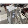 Image 3 : 4' Aluminum Step Ladder