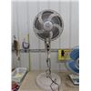Image 2 : Summer is Coming ! 1 Floor Model Fan 16" &