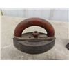 Image 2 : 6 Vintage Cast Iron Sad Irons, 2 Handles, Cast 