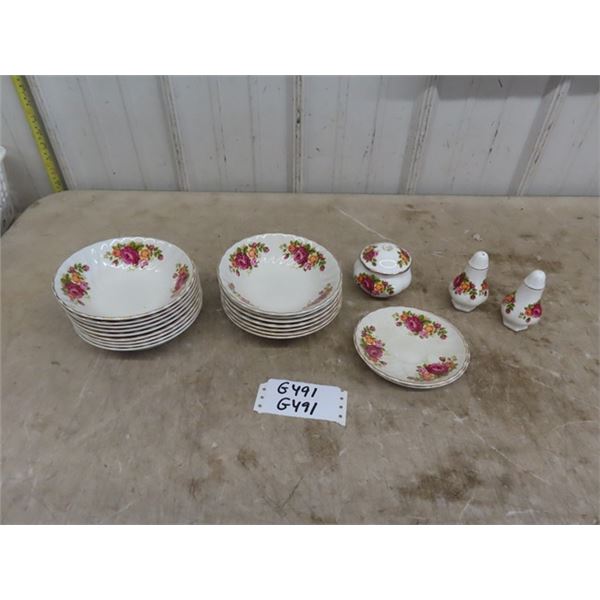 Wood + Son's ' Cottage Rose' ; 16 Bowls, 2 Saucer, 