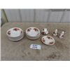 Image 1 : Wood + Son's ' Cottage Rose' ; 16 Bowls, 2 Saucer, 