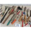 Image 3 : Assorted Garden Hand Tools ; Cutters, Claws, 
