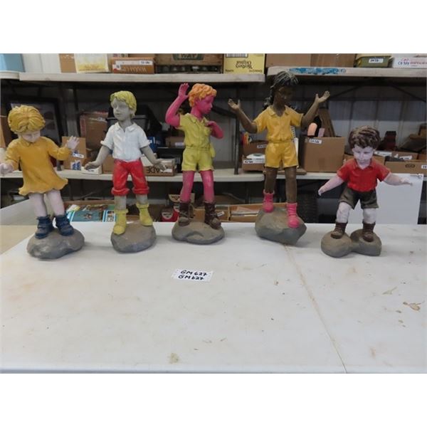 Lot of 5 Resin yard Children - Tallest 22" 