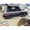 Image 3 : Coleman Camp Stove + Lantern