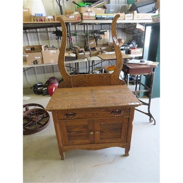 Wash Stand with Harp 19" x 26" x 32" plus Harp 28" x 32" 
