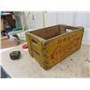 Image 6 : Early-Old Coca-Cola Crate with Bottle - has crack & Photo
