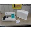 Image 1 : Singer Stylist Portable Sewing Machine