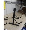 Image 4 : 3 Guitar Stands