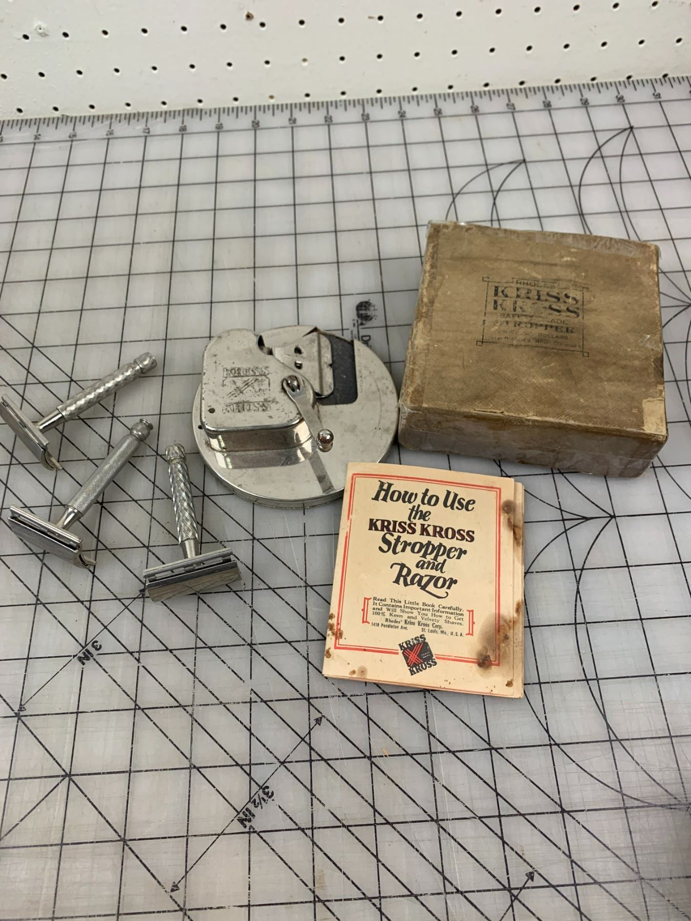 VINTAGE KRISS KROSS RAZOR BLADE SHARPENER AND SAFETY SHAVING RAZORS
