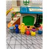 Image 3 : VINTAGE FISHER PRICE SESAME STREET CLUBHOUSE TOY SET
