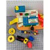 Image 4 : VINTAGE FISHER PRICE SESAME STREET CLUBHOUSE TOY SET