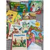 Image 4 : VINTAGE LOT OF CHILDREN'S BOOKS