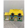 Image 4 : VINTAGE FISHER PRICE PLAY FAMILY HOME ETC