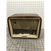Image 1 : VINTAGE TELEFUNKEN MODEL JUBILATE 7S SHORTWAVE RADIO POWERS ON