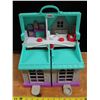 Image 4 : Fisher Price playhouse - great condition