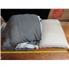 Image 1 : Lrg. Comforter & Sleep Innovations Pillow - Clean