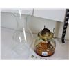 Image 2 : Vintage oil lamp