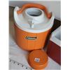 Image 2 : Vintage Coleman cooler & water jug. Both in nice condition.
