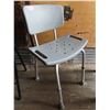 Image 3 : 3 chairs (1 metal folding chair, 1 wooden kitchen chair)