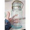 Image 5 : Vintage 1940's PERFECT SEAL Wide Mouth Mason Jar Aqua Tint Glass (wire rusty) 8"