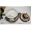 Image 2 : Capodimonte soup tureen - great condition, small chip on lid flower