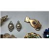 Image 3 : Assorted costume jewelry - brooches, bracelet and clip on earrings