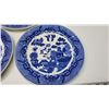 Image 2 : Blue Willow Design (3) dinner plates Vintage 1950's 9.5" No chips
