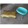 Image 1 : 1 vintage seats & 1 Vintage foot stool.
