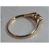 Image 4 : 14K gold ring with 2 diamonds - missing 3rd diamond (diamonds unverified) - weight: 1.6 grams