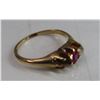 Image 1 : 14K gold ring with 2 diamonds (1 red, 1 white) - missing 3rd diamond (diamonds unverified) - weight 