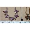 Image 2 : 5 assorted costume jewelry necklaces