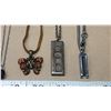 Image 3 : 5 assorted costume jewelry necklaces