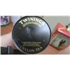 Image 5 : Twinings Tea and royal family Tins