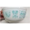 Image 2 : White Pyrex Bowl with Aqua Accents