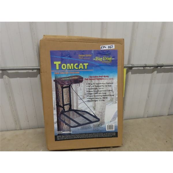 New Tom Cat Tree Stand