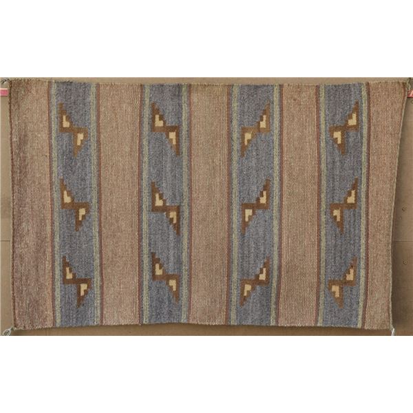 NAVAJO INDIAN TEXTILE