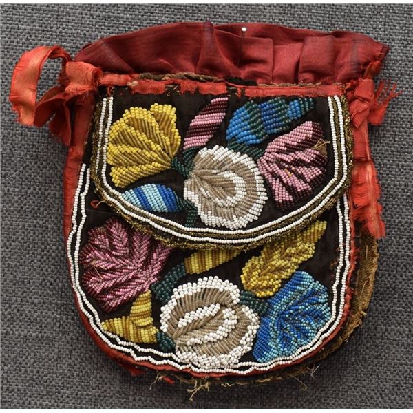 IRIQOOUISE INDIAN BEADED POUCH