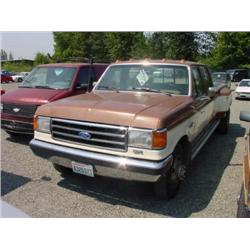  1989 FORD F350 PICKUP - 32,803 (5-Digit)