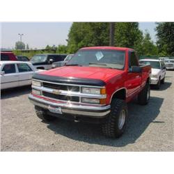  1995 CHEVROLET C1500 PICKUP-V8 - 88,172 Act
