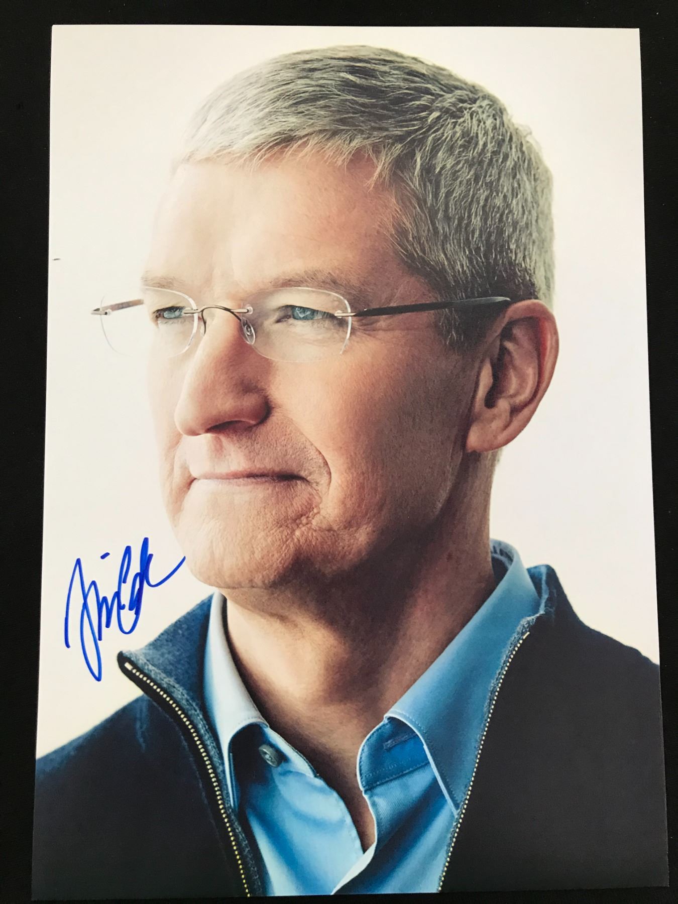 Tim Cook Rcoa TIM COOK SIGNED 8X10 (RA COA)