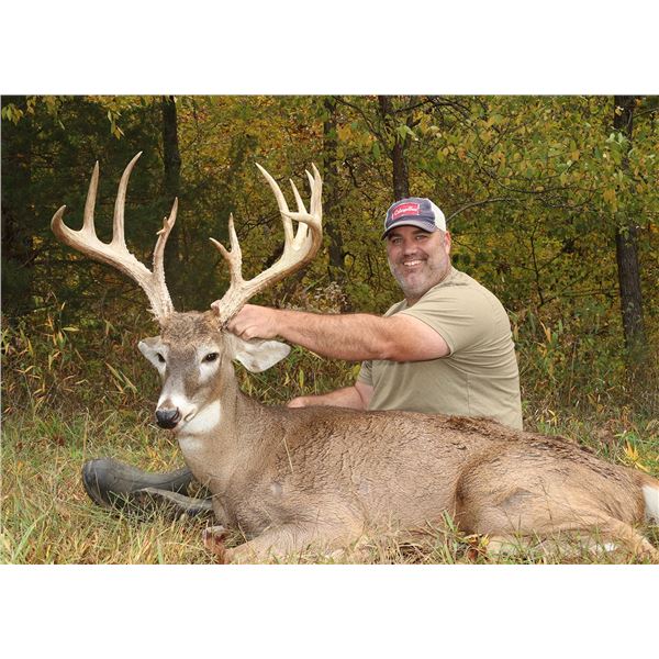 3 Day/4 Night All Inclusive Trophy Whitetail Buck Hunt in Missouri with Oak Creek Whitetail Ranch fo