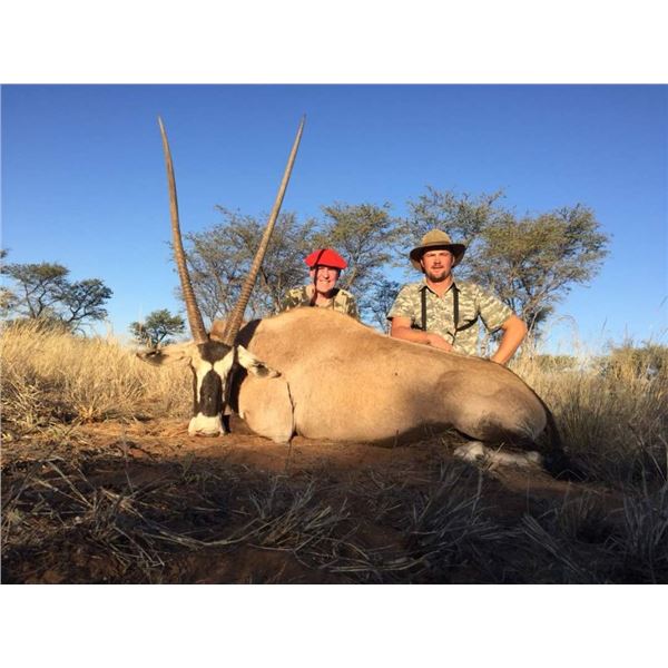 6 Day/5 Night Namibia Trophy Oryx & Trophy Warthog Hunt for 3 Hunters