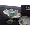 Image 2 : COLLECTION OF SEA SHELLS, SMALL FISHING FLOAT, FISH TRIVET, TORCH GINGER PLATE & TURTLE BOX (11 PCS)
