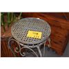 Image 2 : METAL PLANT STAND