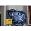 Image 1 : BLUE & WHITE VASES (2 PCS)