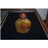 Image 2 : CHINESE AGATE SNUFF BOTTLE W/RELIEF MONKEYS & AGATE TOP (3 1/8")