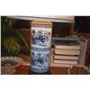 Image 2 : BLUE & WHITE PORCELAIN TABLE LAMPS W/FLORAL MOTIF & SHADES (PAIR)