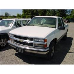  1997 CHEVROLET C1500 PICKUP-V8 - 102,994 Act