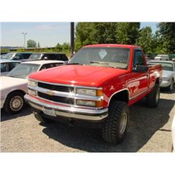  1995 CHEVROLET C1500 PICKUP-V8 - 88,172 Act